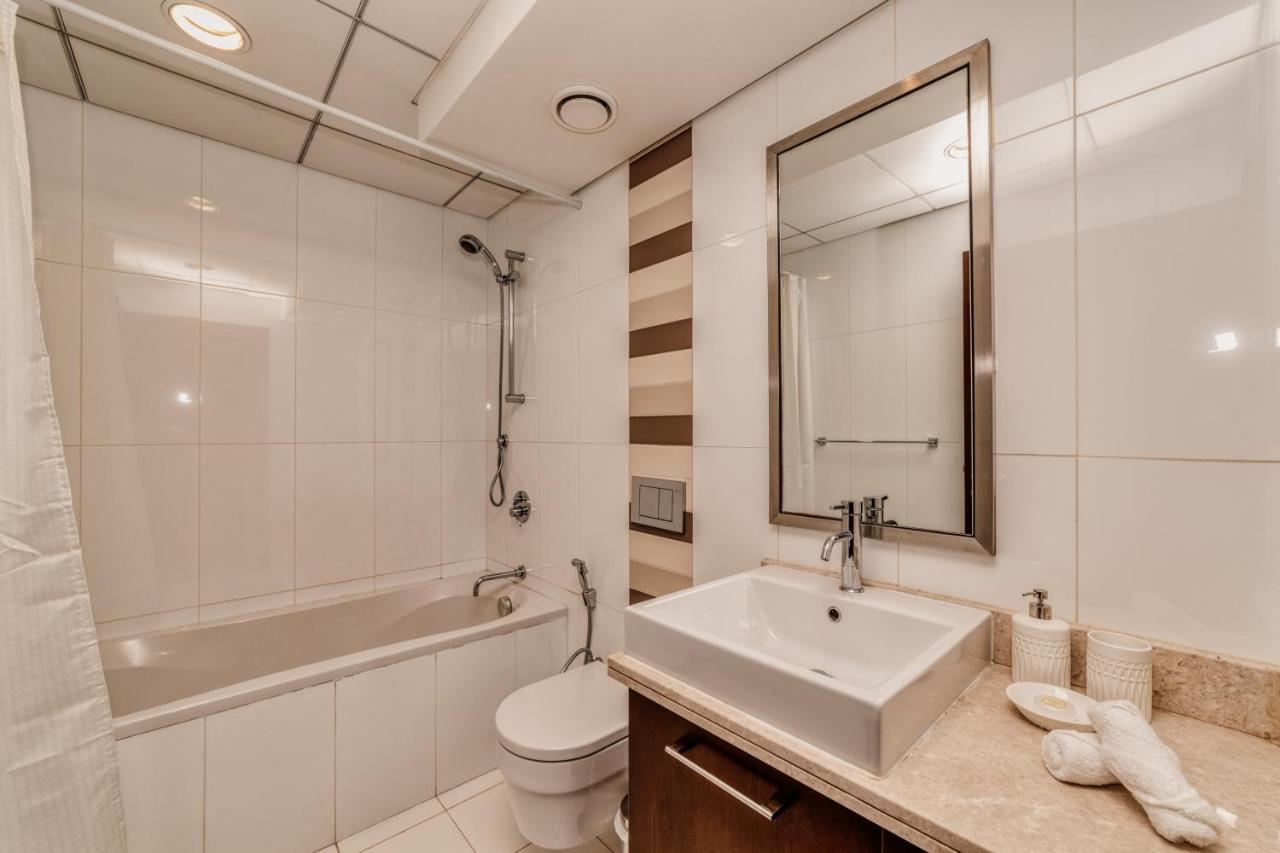 ドバイBellavista - Breath-Taking - 2Br - Boulevard Centralアパートメント エクステリア 写真