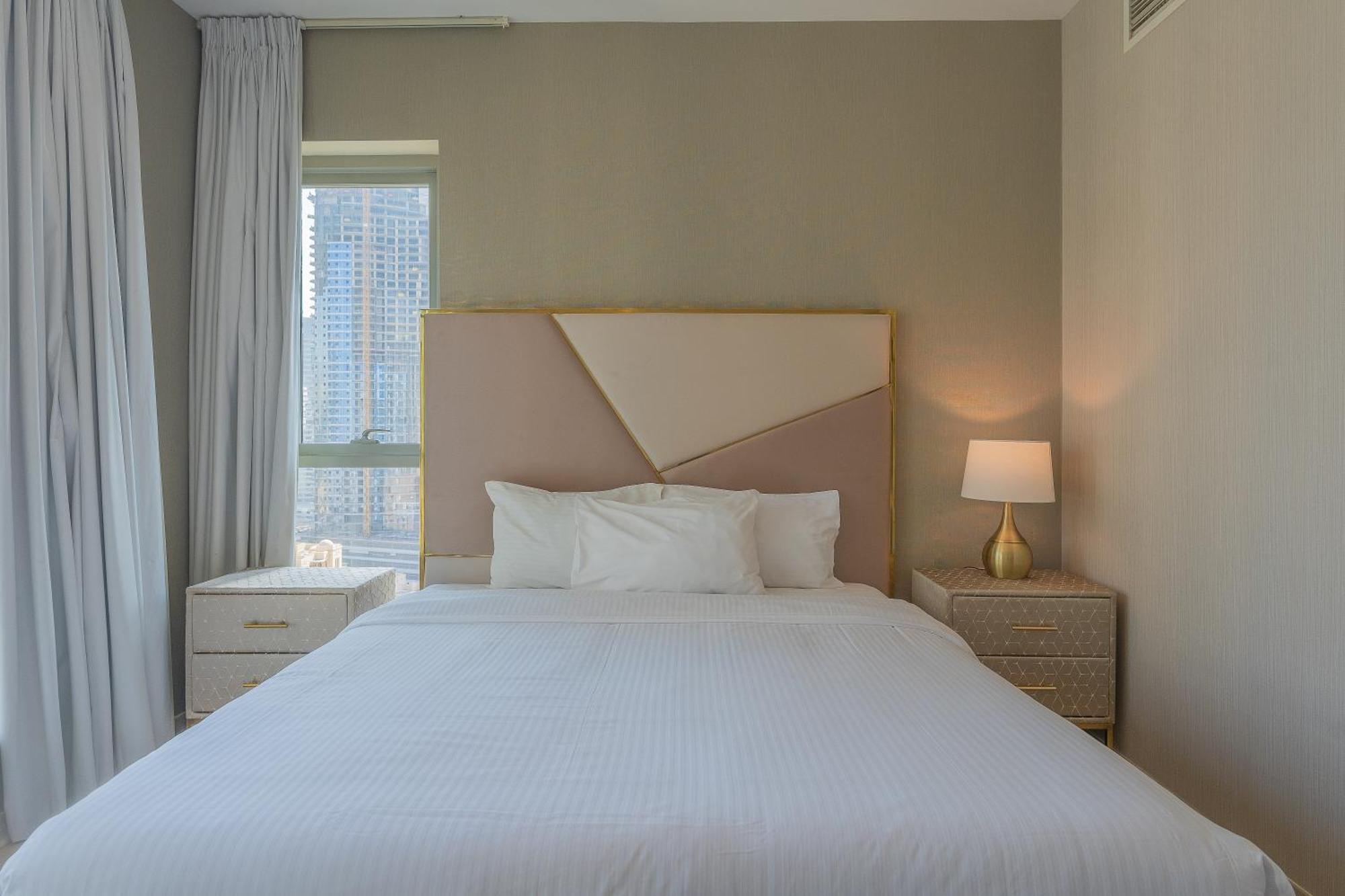 ドバイBellavista - Breath-Taking - 2Br - Boulevard Centralアパートメント エクステリア 写真